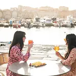 3 Sails - 2br On Venetian Harbour With Balcony *