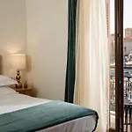 3 Sails - 2br On Venetian Harbour With Balcony Апартаменти *