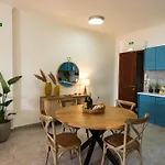 3 Sails - 2br On Venetian Harbour With Balcony Апартаменти