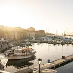 3 Sails - 2br On Venetian Harbour With Balcony Апартаменти