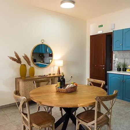Апартаменти 3 Sails - 2br On Venetian Harbour With Balcony Ханья (Крит)