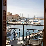 3 Sails - 2br On Venetian Harbour With Balcony Appartement Chania (Crete)