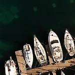 Appartement 3 Sails - 2br On Venetian Harbour With Balcony