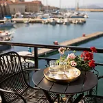 3 Sails - 2br On Venetian Harbour With Balcony Appartement Chania (Crete)