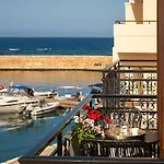 3 Sails - 2br On Venetian Harbour With Balcony Appartement Chania (Crete)