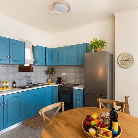 3 Sails - 2br On Venetian Harbour With Balcony *