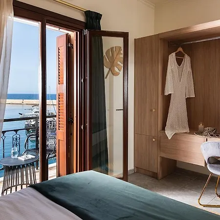 3 Sails - 2br On Venetian Harbour With Balcony Χανιά