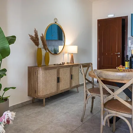 3 Sails - 2br On Venetian Harbour With Balcony *