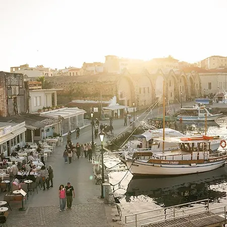 3 Sails - 2br On Venetian Harbour With Balcony Apartment *