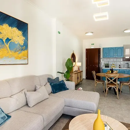 3 Sails - 2br On Venetian Harbour With Balcony