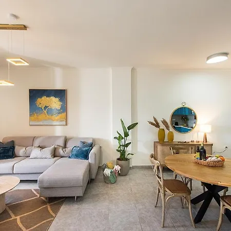3 Sails - 2br On Venetian Harbour With Balcony Διαμέρισμα