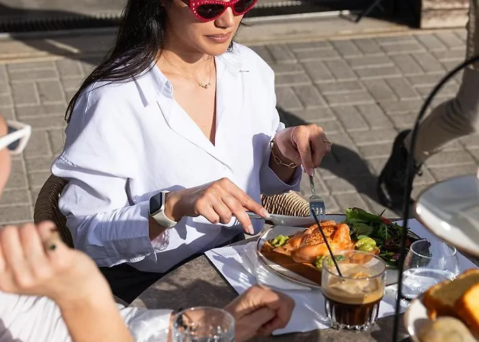 3 Sails - 2br On Venetian Harbour With Balcony Διαμέρισμα