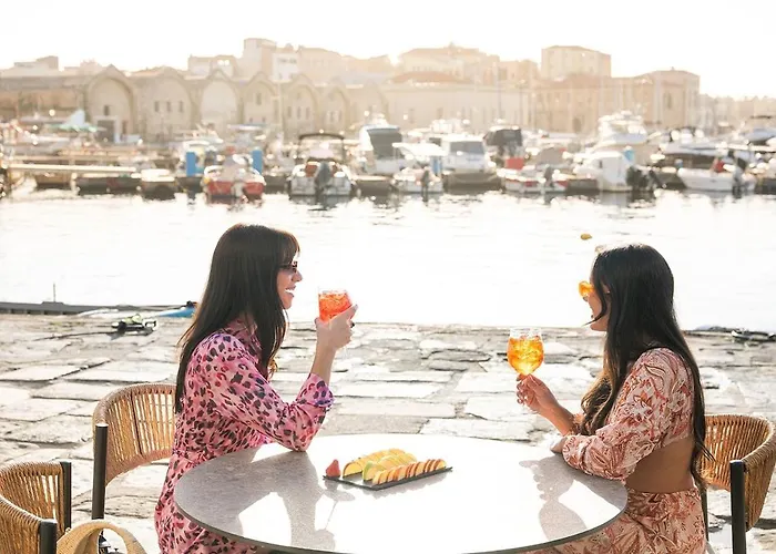 3 Sails - 2br On Venetian Harbour With Balcony *