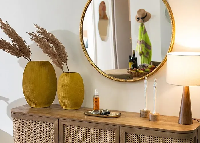 3 Sails - 2br On Venetian Harbour With Balcony *