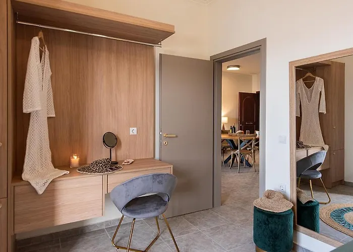 3 Sails - 2br On Venetian Harbour With Balcony * Χανιά