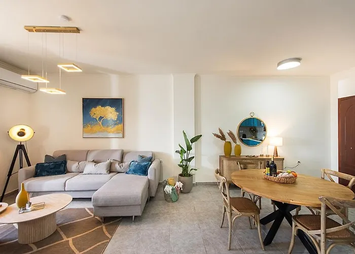 3 Sails - 2br On Venetian Harbour With Balcony Διαμέρισμα