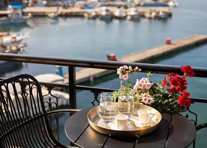3 Sails - 2br On Venetian Harbour With Balcony Διαμέρισμα Χανιά