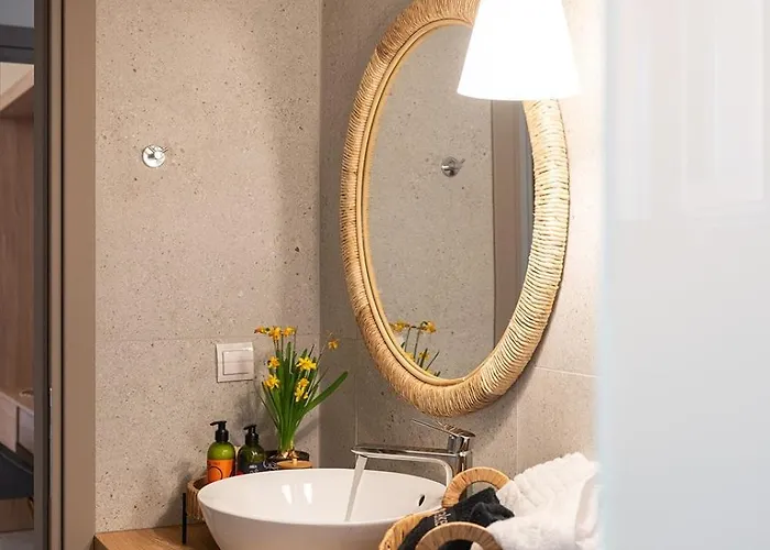 3 Sails - 2br On Venetian Harbour With Balcony Χανιά