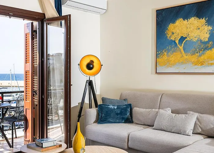 3 Sails - 2br On Venetian Harbour With Balcony Διαμέρισμα Χανιά